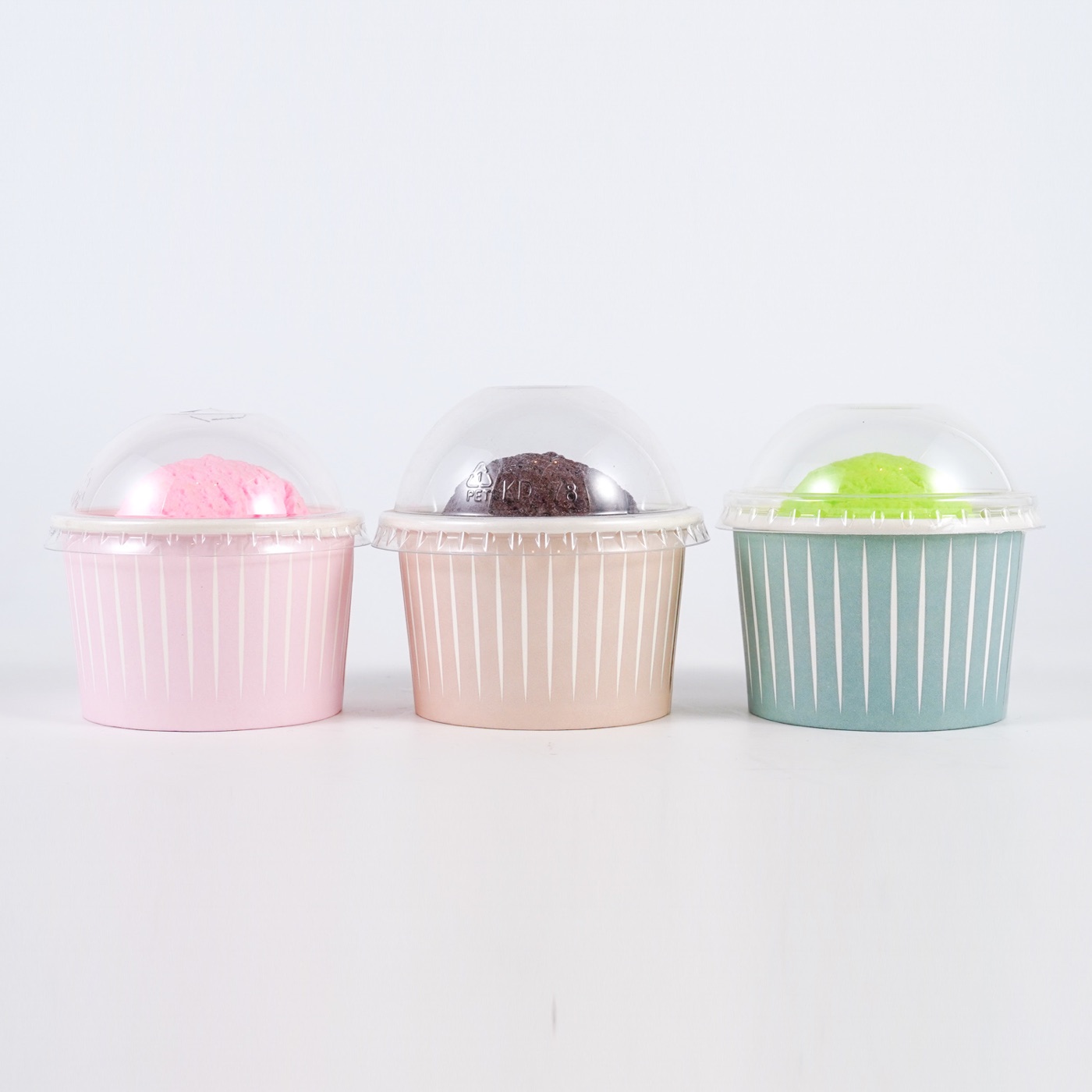 Ice cream paper cups with clear dome lids