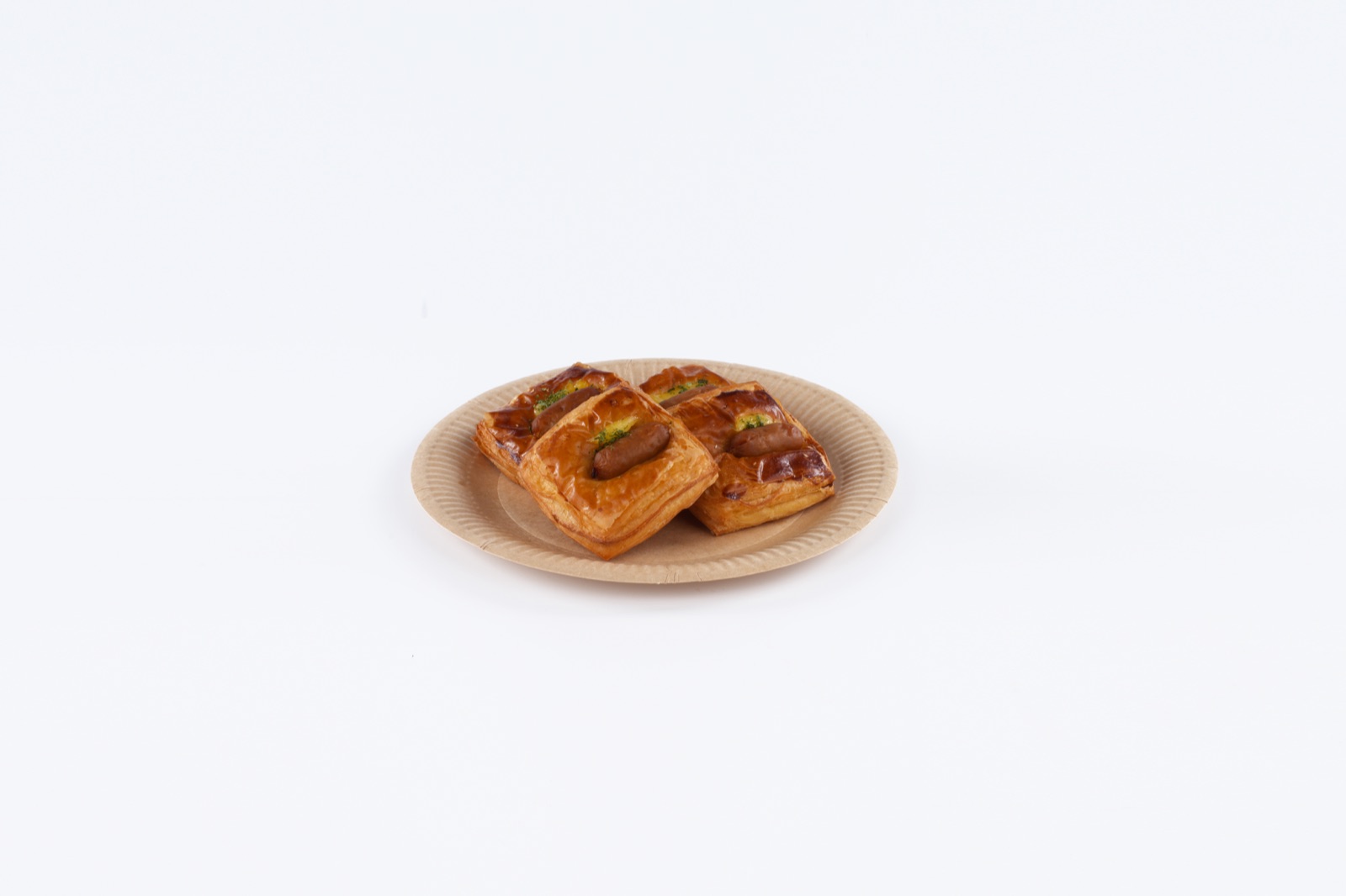 Kraft paper plates for bakery and catering